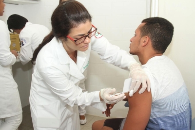 Laranjeiras recebe estudo clnico de vacina contra a dengue (Imagem: Evaldo Moura/Assessoria PML)