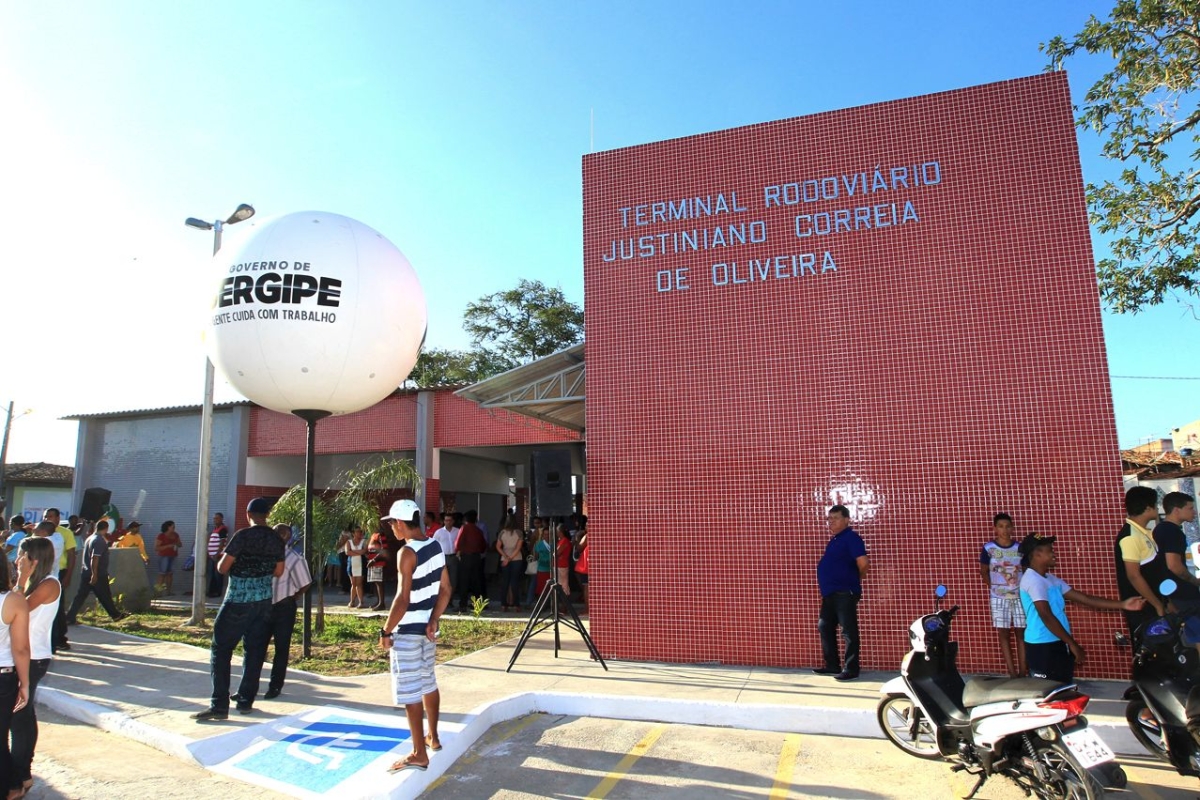 O terminal possui 228,77 m� e disp�e de uma ampla �rea de circula��o, seis bancos de espera em concreto, guich� para venda de passagens, lanchonete, sal�o de beleza, distribuidora, sanit�rios e sala de administra��o (Imagem: Victor Ribeiro/ASN)