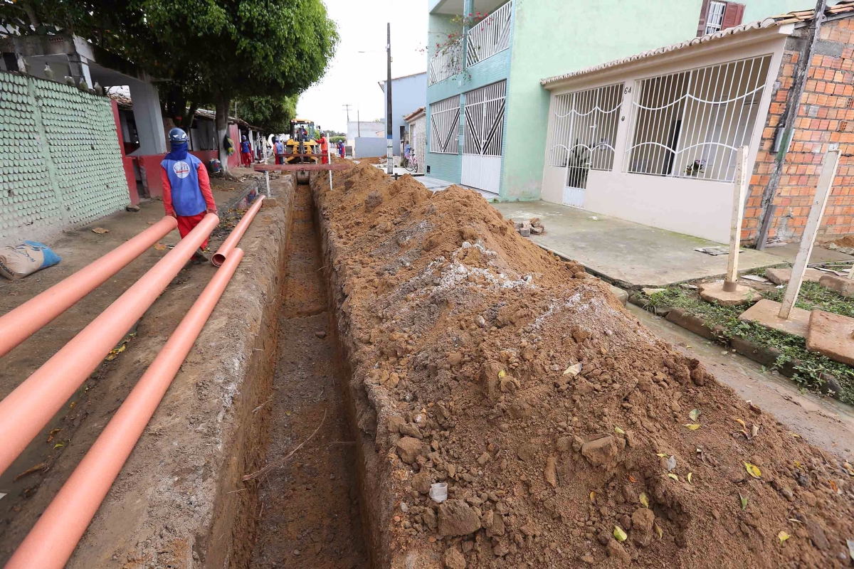 Obras de esgotamento sanitrio em Dores esto 70% concludas (Imagem: Jorge Henrique/ASN)