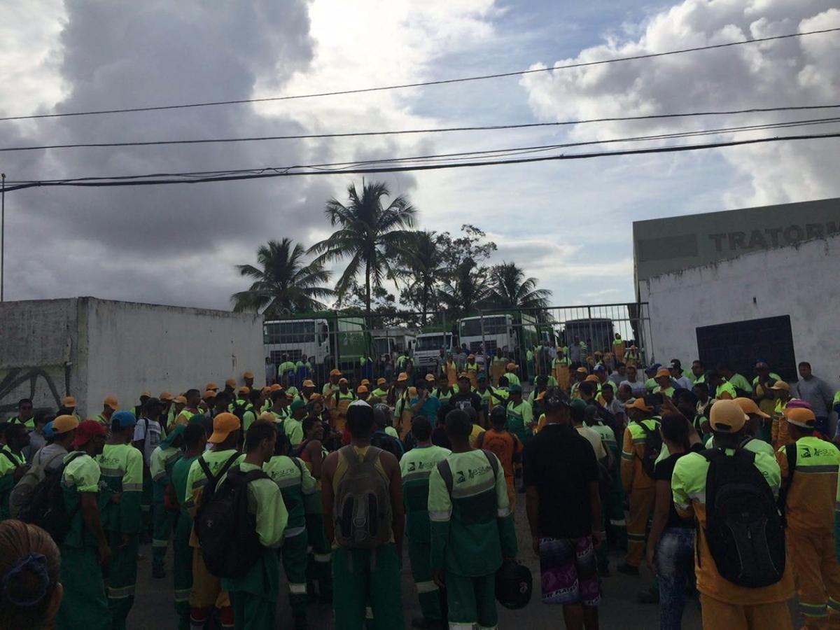 Trabalhadores da limpeza urbana de Aracaju entram em greve neste s�bado, 24 (Imagem: Sindelimp/SE)