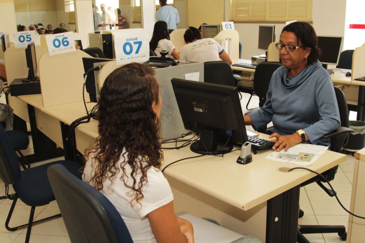 Sistema que reduz prazo para emisso de CTPS est em pleno funcionamento no NAT (Imagem: Pritty Reis/Seidh/SE)