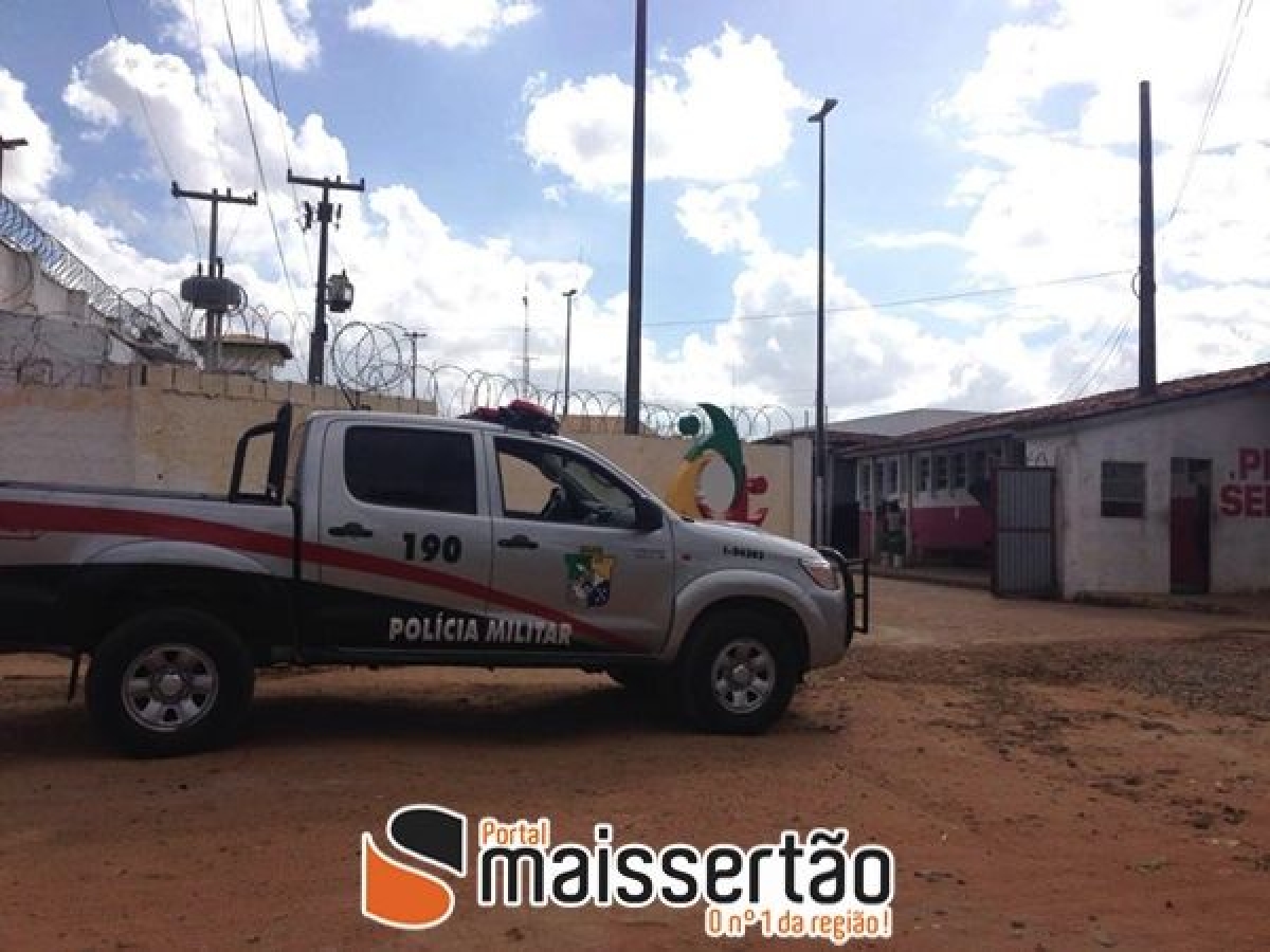 AO GOVERNADOR: Gl�ria clama por se 'libertar' do Pres�dio Senador Leite Neto (Imagem: Portal Mais Sert�o)