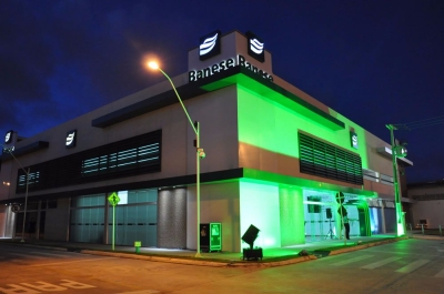 Fachada da agncia Gentil Barbosa do Banese em Aracaju (Imagem: Luis Mendona/Banese)