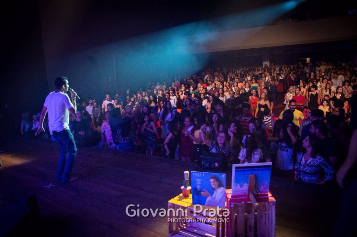 Pedro Luan lota teatro e mostra seu talento ao pblico sergipano (Imagem: Assessoria do Evento)