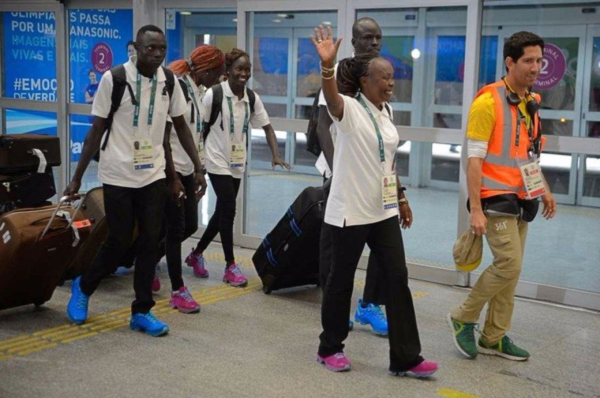 Refugiados chegam no Aeroporto do Galeo (Foto: Tomaz Silva/Agncia Brasil)