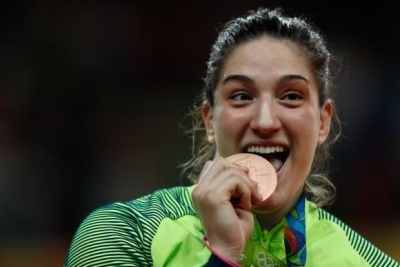 A judoca brasileira Mayra Aguiar vence cubana na categoria at 78 quilos e ganha medalha de bronze na Rio 2016 (Foto: Fernando Frazo/Agncia Brasil)