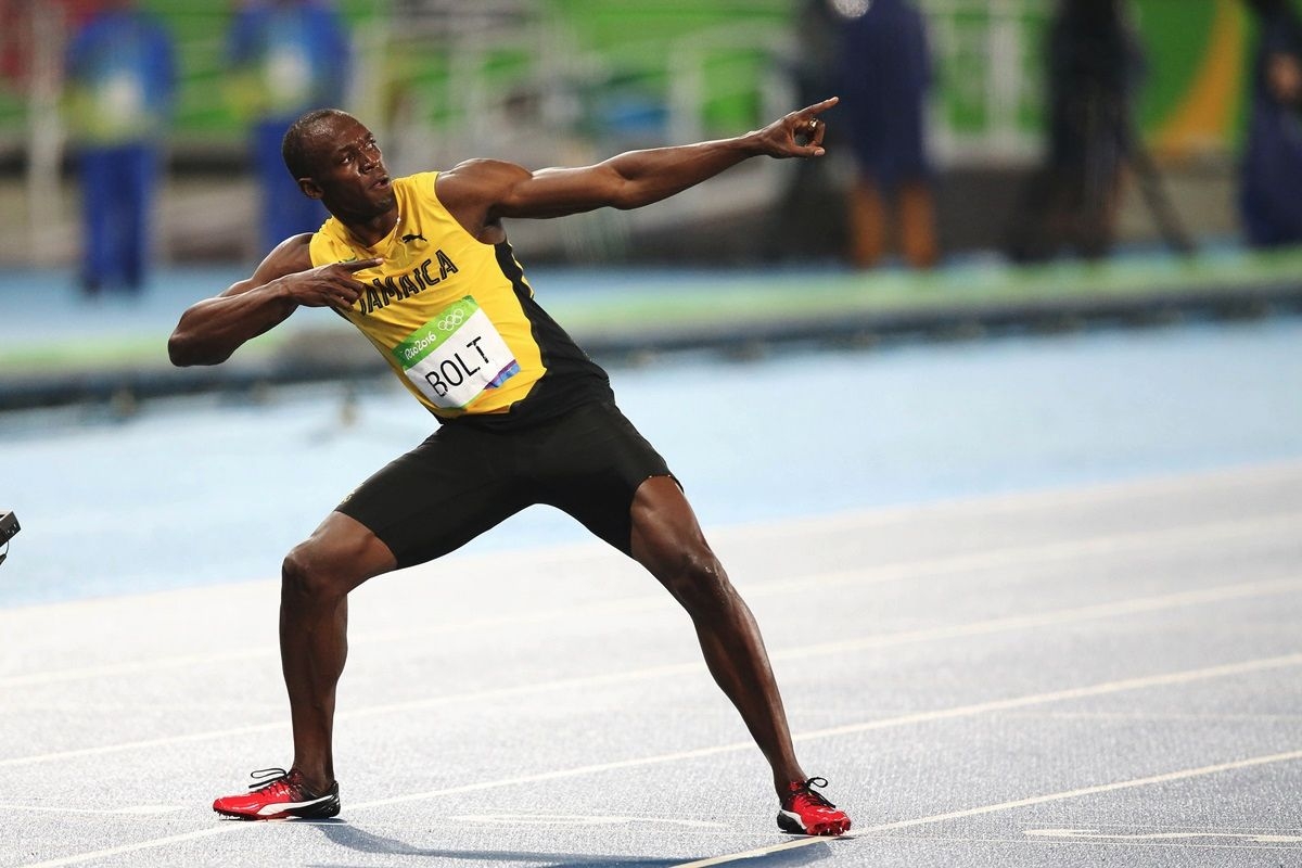 Bolt sobra nos 200m e festeja ao som de reggae: 