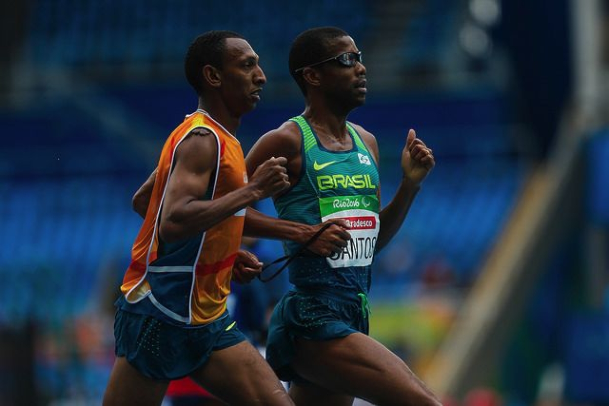 Odair Santos conquista primeira medalha brasileira na Paralimpada (Imagem: CPB)