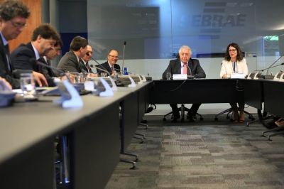 Reunio no Sebrae debate nova linha de crdito para pequenos negcios (Foto: Charles Damasceno)