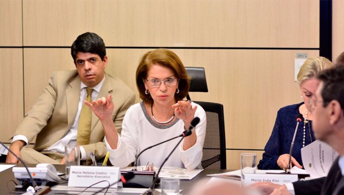 A secretria executiva do MEC, Maria Helena Guimares de Castro, conduz reunio voltada  preparao do Enem 2016 (Foto: Rafael Carvalho/MEC)