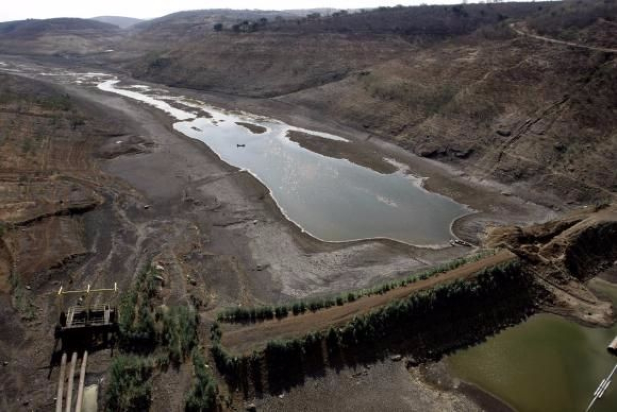 O maior reservatrio de gua do agreste de Pernambuco operar com volume morto. O nvel de gua na Barragem de Jucazinho, no municpio de Surubim, atingiu 0,01% da capacidade (Imagem: Divulgao/Compesa)