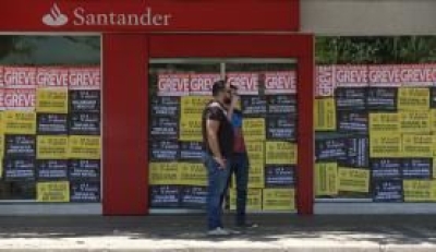 Comando Nacional rejeitou a proposta dos bancos e convocou assembleia para segunda-feira (Imagem: Elza Fi�za/Ag�ncia Brasil)