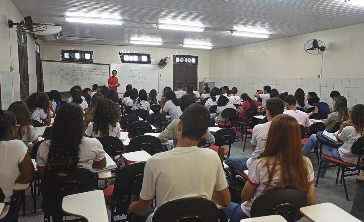 Para colaborar na preparao de estudantes de escolas estaduais que estejam cursando o 2 ou 3 ano ou egressos da rede pblica que j tenham terminado o ensino mdio, o Governo de Sergipe disponibiliza o Preuni (Imagens: Marcelle Cristinne/ASN)