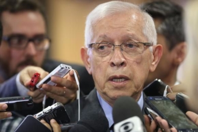 O presidente da Agncia Nacional de Telecomunicaes, Juarez Quadros, disse que o governo tenta evitar a interveno na Oi, apostando numa soluo de mercado (Imagem: Antonio Cruz/Agncia Brasil)