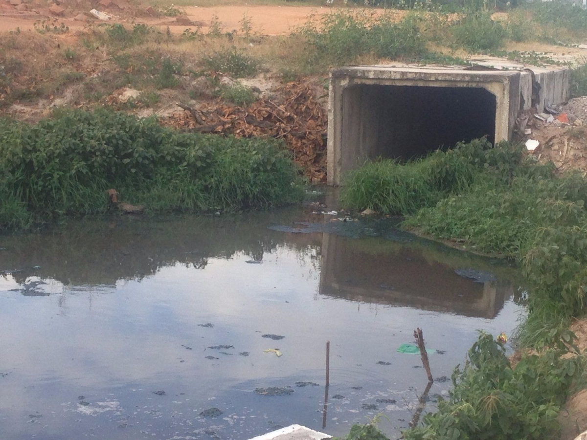 Deputado Garibalde Mendona visita bairros e cobra limpeza dos canais e galerias de Aracaju (Foto: Site Deputado Estadual Garibalde Mendona)