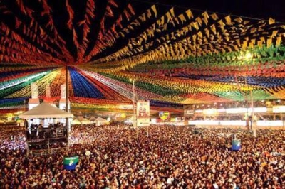 Vamos forrozar com muita alegria e paz (Foto: Site Deputado Estadual Garibalde Mendona)