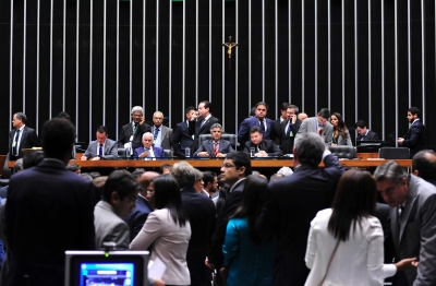 Deputados aprovaram MP que, entre outros pontos, regula a entrega de imveis como pagamento de dvidas com a Unio (Foto: Luis Macedo/Cmara dos Deputados)