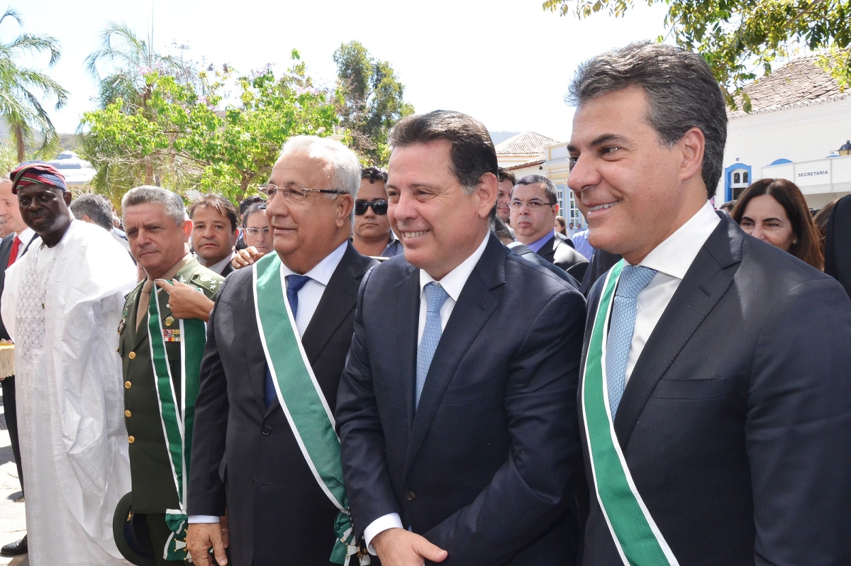 Em Gois, Jackson Barreto recebe Comenda da Ordem do Mrito (Foto: Governo de Gois)