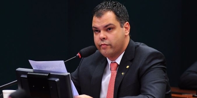 Covas: proposta agrega valor  administrao pblica (Foto: Zeca Ribeiro/Cmara dos Deputados)