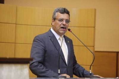 Luciano Pimentel: um olho na capital, outro no interior (Foto: C�sar Oliveira/Ag�ncia Alese)