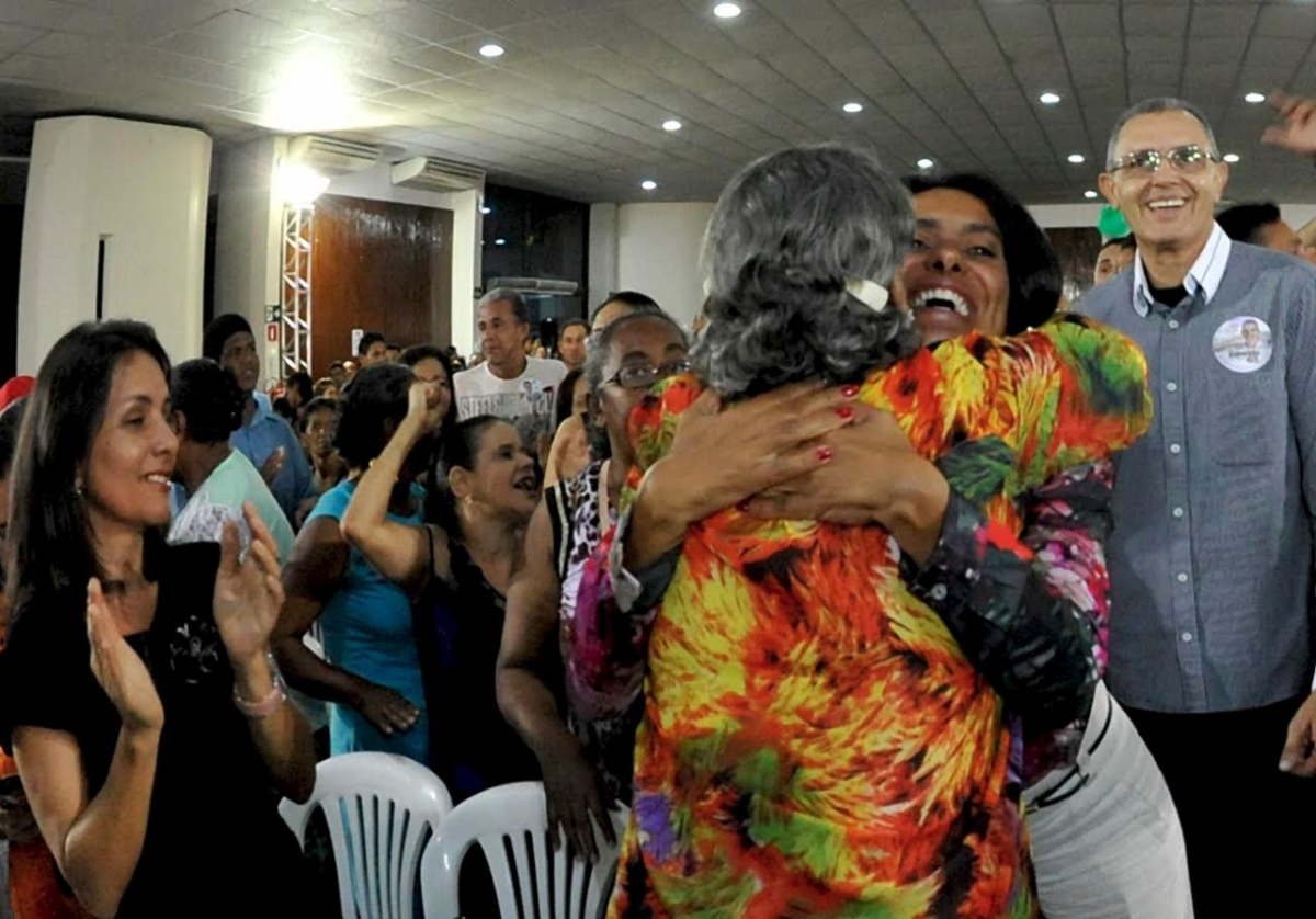Em evento com evang�licos, Edvaldo Nogueira e Eliane Aquino se comprometem com pauta social (Foto: Jana�na Santos/Assessoria Edvaldo Nogueira)