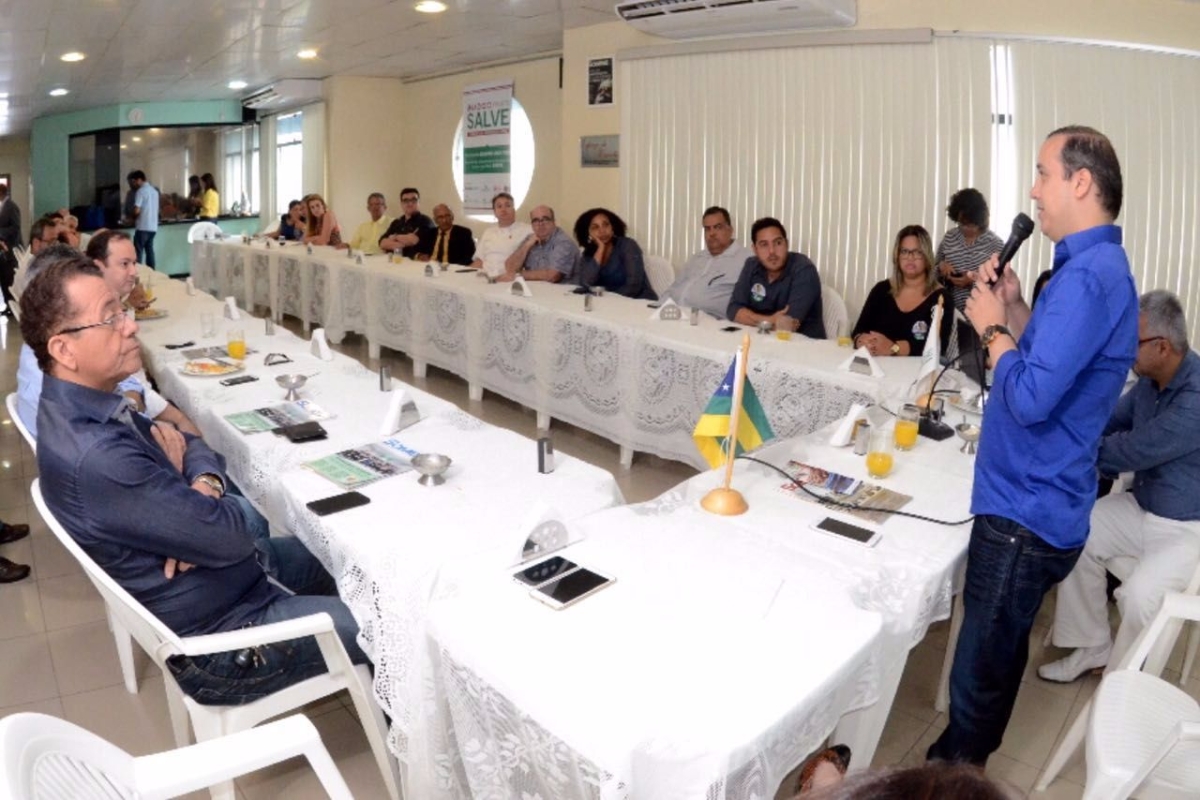 Valadares Filho apresenta Plano de Governo a Sociedade Mdica de Sergipe (Foto: Assessoria Valadares Filho)