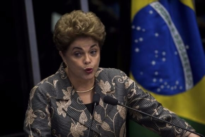 A presidenta afastada Dilma Rousseff faz sua defesa diante dos senadores, na sesso de julgamento do impeachment (Imagem: Marcelo Camargo/Agncia Brasil)