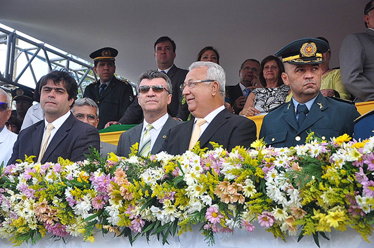 Garibalde Mendona prestigia tradicional desfile cvico de independncia do Brasil (Imagem: Jadilson Simes/Agncia Alese)