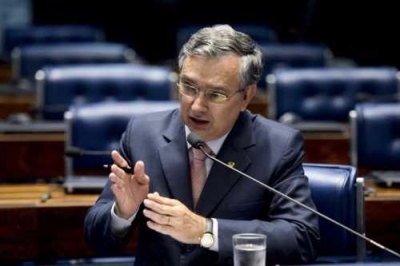 Eduardo Amorim sobre agresses no aeroporto de Aracaju: 