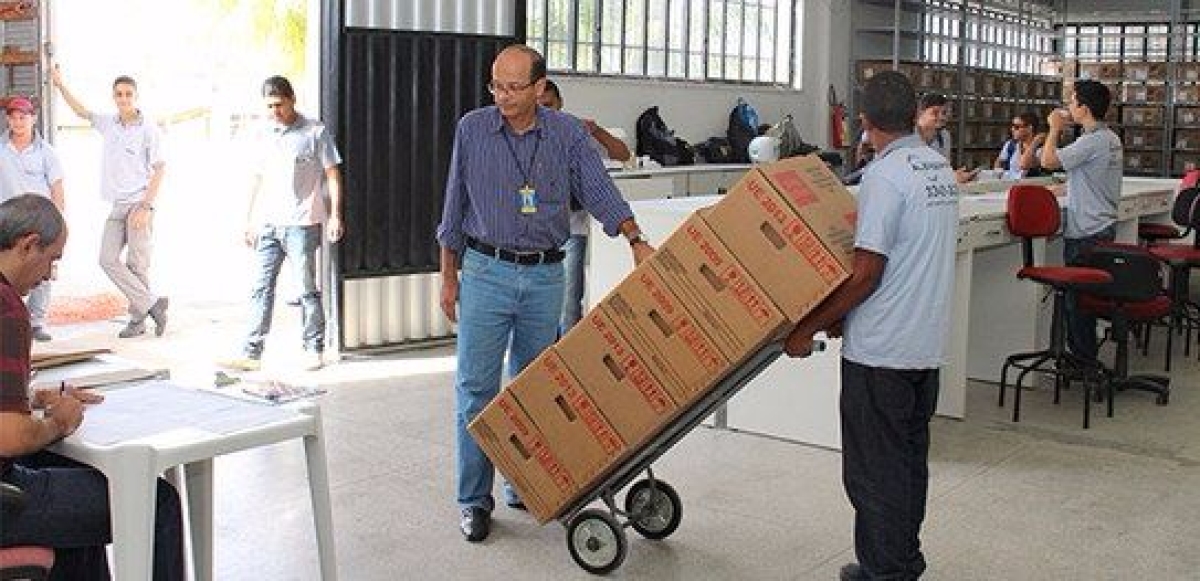 Urnas eletrnicas da capital comeam a ser distribudas (Imagem: TRE/SE)