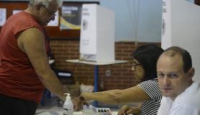 A votao do segundo turno ocorre no dia 30 (Imagem: Tnia Rgo/Agncia Brasil)