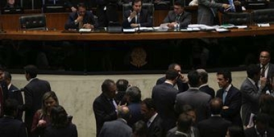 PEC do Teto de Gastos pode ser votada hoje em segundo turno (Imagem: Agncia Brasil)