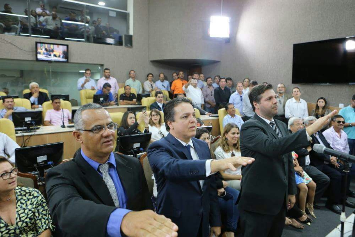 Cmara de Aracaju empossa trs novos vereadores (Imagem: Assessoria CMA)