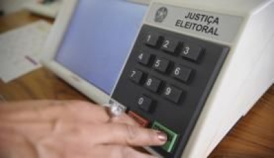 Aps contagem de votos, eleio para prefeito segue indefinida em 146 cidades (Imagem: Fabio Rodrigues Pozzebom/Agncia Brasil)