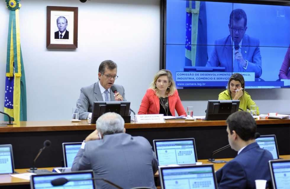 Comisso rejeita obrigao de registro de ponto em microempresas (Imagem: Assessoria Laercio Oliveira)