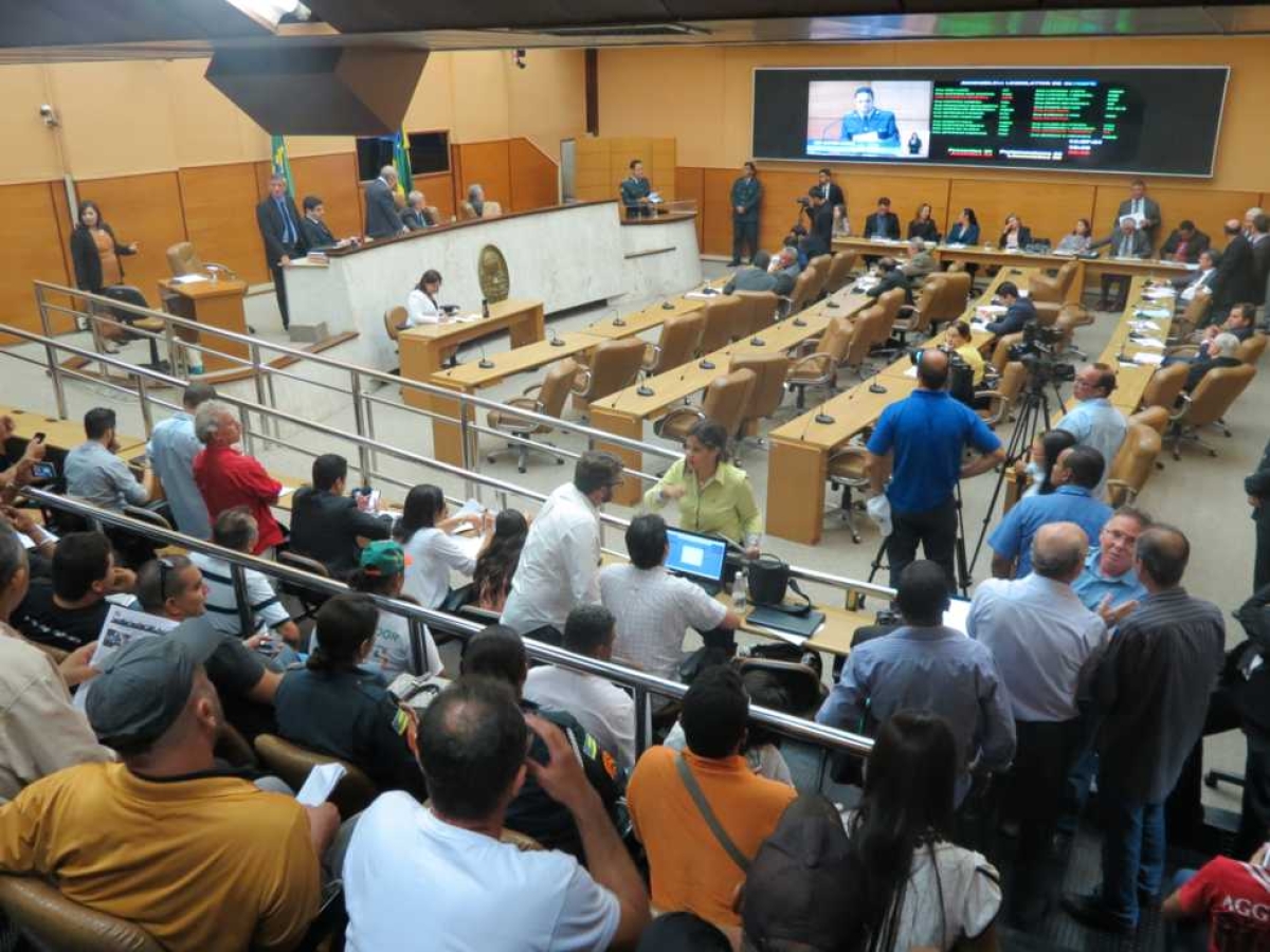 Deputados aprovam projetos que beneficiam militares e servidores civis (Imagem: Luciana Botto/Agncia Alese)