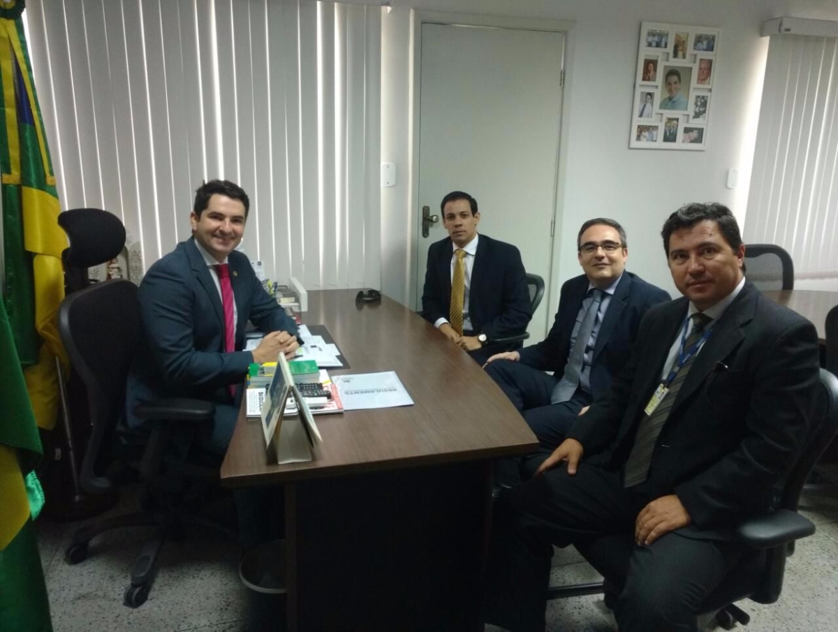 Melhorias para Sergipe: Gustinho Ribeiro se rene com representantes da Anatel (Imagem: Assessoria Gustinho Ribeiro)